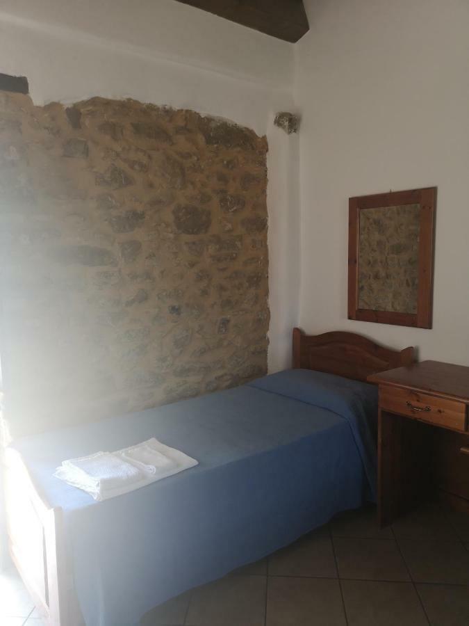 فيلا Assoroفي Sperone Agriturismo المظهر الخارجي الصورة